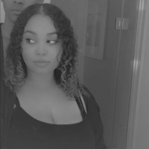 Meet your Posher, Selena